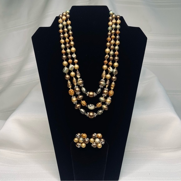 💥SALE VTG 3 Strand Beaded Necklace Clip Earrings‎ Swirled Lucite Japan EUC - Picture 8 of 10